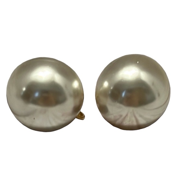 Vintage Faux Pearl Screwed Back Earrings - Picture 1 of 3